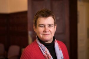 Dr. Elizabeth Carty B Med Sci BM BS MD MA FRCP